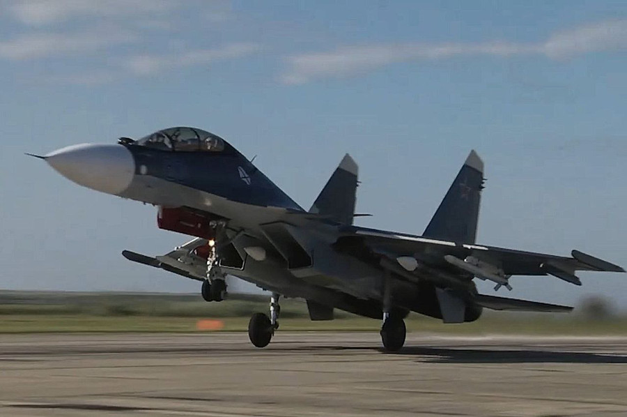 Tiêm kích Su-30SM2 như 'hổ mọc thêm cánh' nhờ tên lửa R-37M