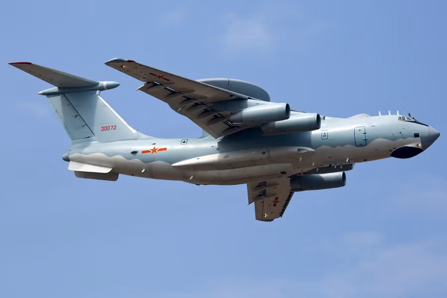 Máy bay AWACS của Triều Tiên sử dụng khung thân vận tải cơ Il-76 tương tự A-50 của Nga và KJ-2000 của Trung Quốc.