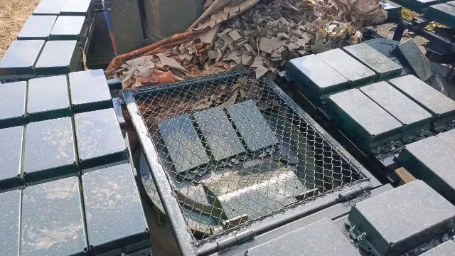 Các khối ERA mới được bố trí rất dày đặc trên xe tăng T-90M.