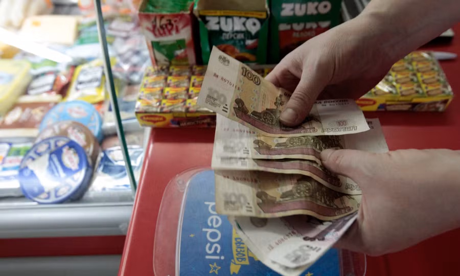 Lạm phát tại Nga theo nhận xét có nguy cơ tăng tới mức phi mã vào năm 2024. Lạm phát tại Nga theo nhận xét có nguy cơ tăng tới mức phi mã vào năm 2024.