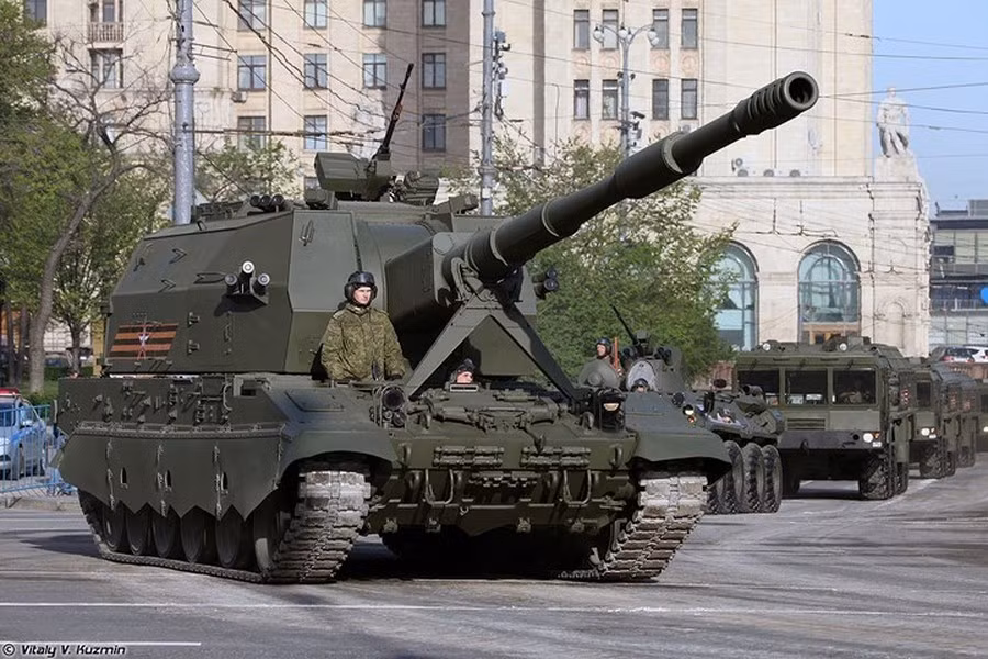 Pháo tự hành 2S35 Koalitsiya-SV cùng xe tăng T-14 Armata sẽ sớm được giao cho Quân đội Nga.