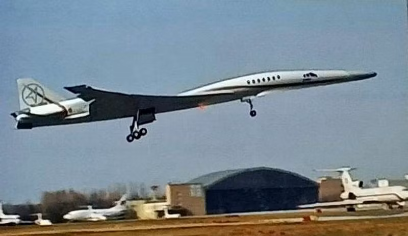 Máy bay chở khách siêu thanh của Nga sẽ cạnh tranh với chiếc X-59 QueSST của Mỹ.