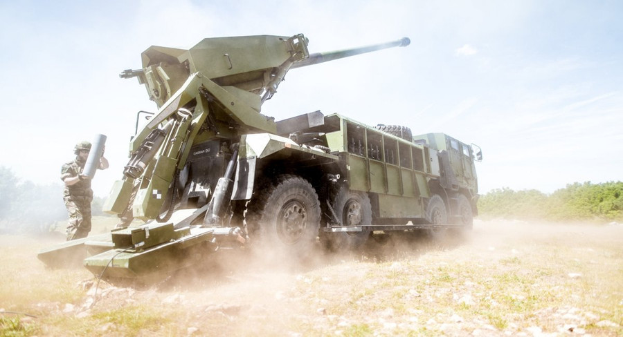 Pháo tự hành Caesar thêm phần lợi hại khi được tích hợp trí tuệ nhân tạo trong hệ thống điều khiển hỏa lực.