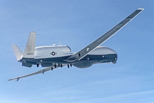 Trước đó đã xuất hiện tin đồn tương tự với chiếc MQ-4C Triton của Hải quân Mỹ.
