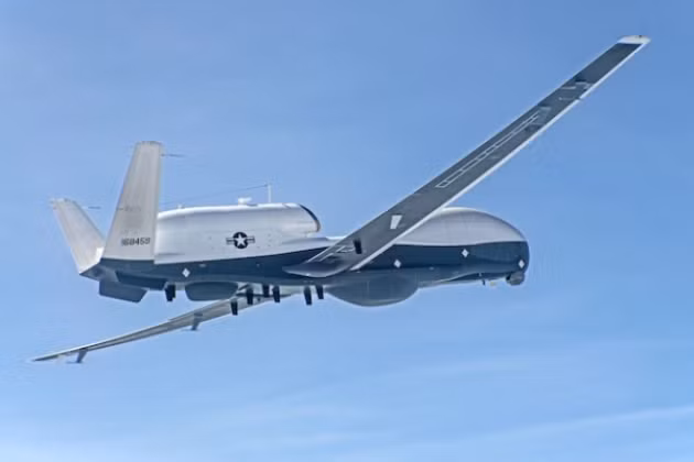 Trước đó đã xuất hiện tin đồn tương tự với chiếc MQ-4C Triton của Hải quân Mỹ.