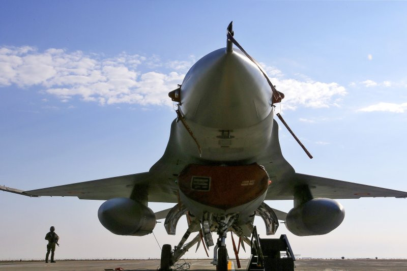 Các vũ khí phương Tây, đặc biệt là tiêm kích F-16 đang khiến Nga lo ngại. Các vũ khí phương Tây, đặc biệt là tiêm kích F-16 đang khiến Nga lo ngại.