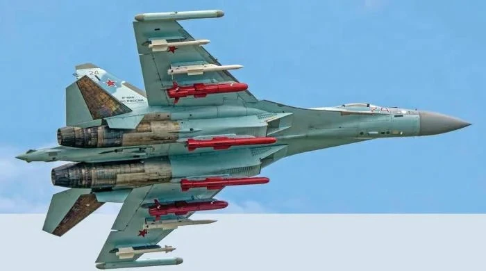 Tiêm kích Su-35S lộ diện trong 'chế độ quái thú'