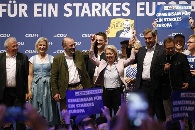 Thất bại trong cuộc bầu cử Nghị viện châu Âu có thể khiến Tổng thống Macron phải ra đi. Thất bại trong cuộc bầu cử Nghị viện châu Âu có thể khiến Tổng thống Macron phải ra đi.