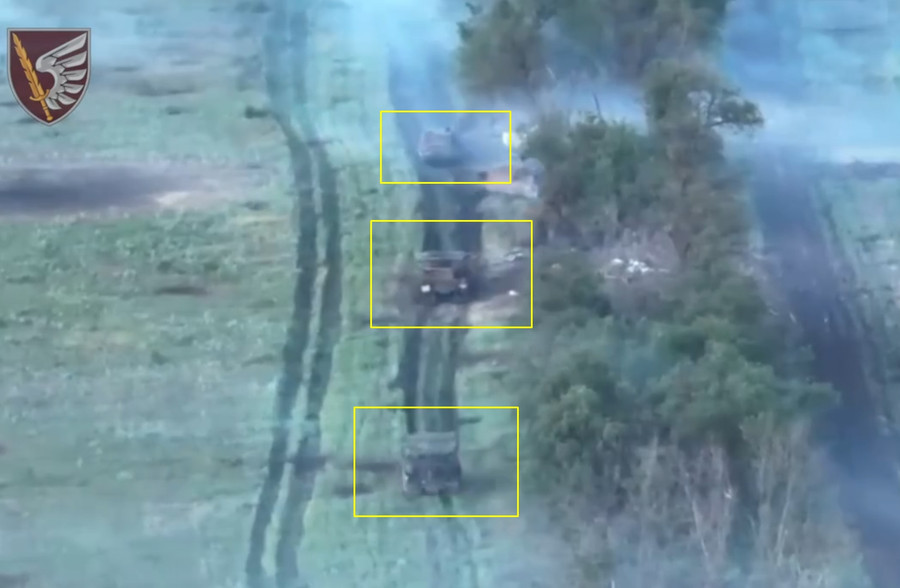 Xe bọc thép Nga được điều đến tấn công các vị trí của Ukraine gần làng Kostyantynivka. Xe bọc thép Nga được điều đến tấn công các vị trí của Ukraine gần làng Kostyantynivka.