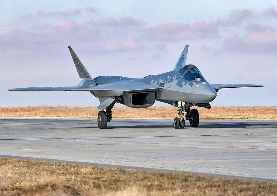 Sự thực tiêm kích Su-57 bị UAV cảm tử Ukraine phá hủy