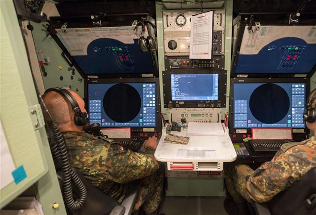 Phía Nga cho biết tổ hợp phòng không Patriot cùng toàn bộ kíp điều khiển đã bị xóa sổ. Phía Nga cho biết tổ hợp phòng không Patriot cùng toàn bộ kíp điều khiển đã bị xóa sổ.