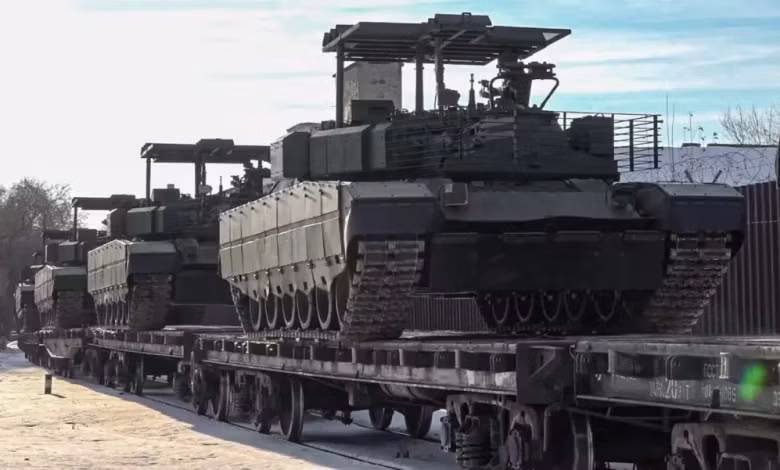 Quân đội Nga đang nhận được rất nhiều xe tăng T-80BVM với cấu hình bảo vệ mới.