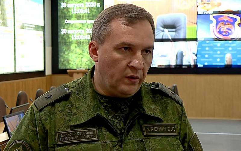 Bộ trưởng Quốc phòng Belarus - Thiếu tướng Viktor Khrenin.