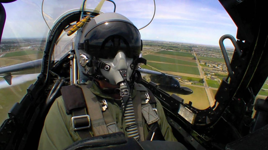 Các phi công Ukraine sẽ phải làm quen trước với máy bay huấn luyện phản lực Alpha Jet do Pháp/Đức chế tạo.