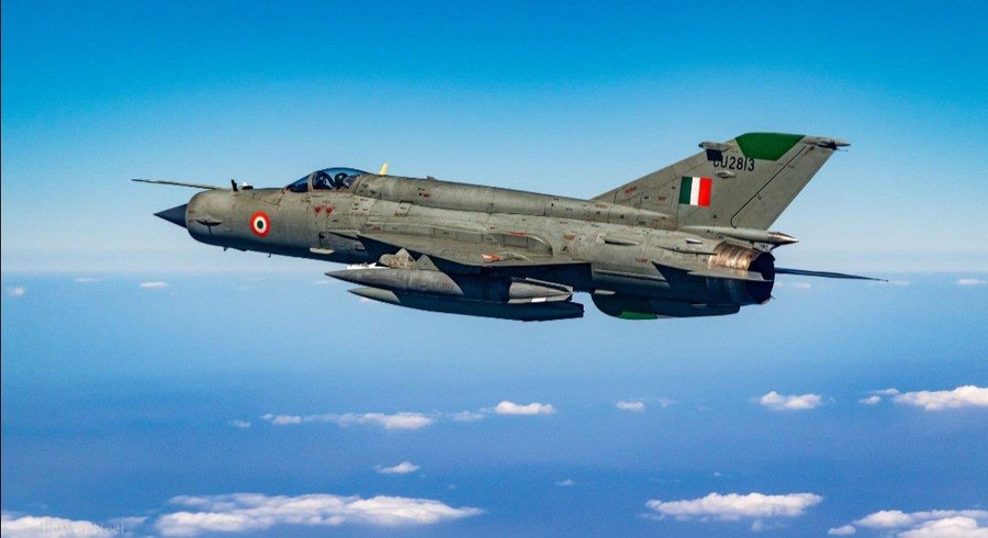 Các tiêm kích MiG-21 của Không quân Ấn Độ sẽ sớm được thay thế bằng chiến đấu cơ nội địa LCA Tejas. Các tiêm kích MiG-21 của Không quân Ấn Độ sẽ sớm được thay thế bằng chiến đấu cơ nội địa LCA Tejas.
