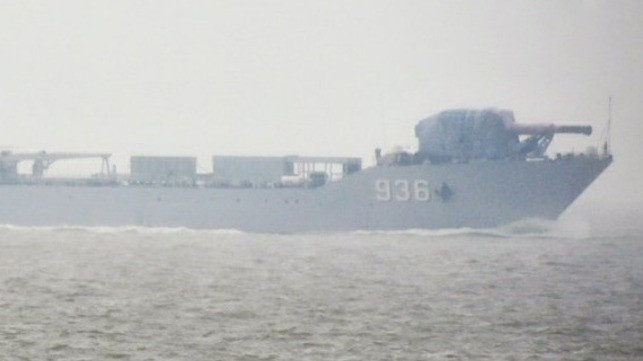 Trung Quốc đã trải qua một khoảng thời gian dài kiên trì nghiên cứu phát triển pháo điện từ. Trung Quốc đã trải qua một khoảng thời gian dài kiên trì nghiên cứu phát triển pháo điện từ.