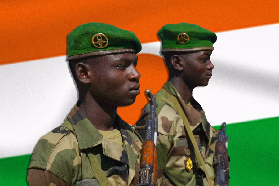 Sự hiện hiện của Hải quân Anh bị lo ngại là bước chuẩn bị cho một hành động nhằm vào Niger. Sự hiện hiện của Hải quân Anh bị lo ngại là bước chuẩn bị cho một hành động nhằm vào Niger.