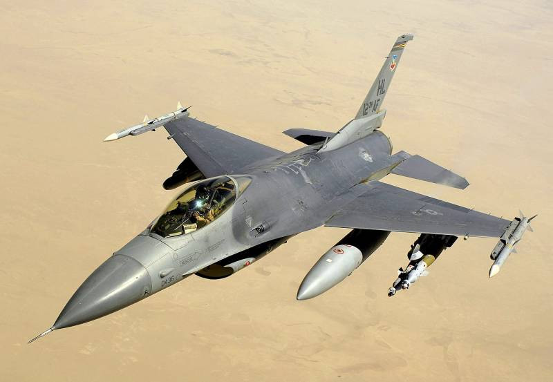 Tiêm kích F-16 của Ukraine sẽ được điều khiển trực tiếp bởi các "tình nguyện viên" phương Tây? Tiêm kích F-16 của Ukraine sẽ được điều khiển trực tiếp bởi các "tình nguyện viên" phương Tây?