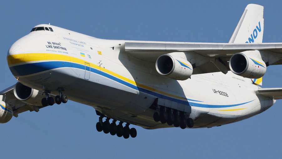 Chiếc máy bay vận tải hạng nặng An-124 Ruslan của Nga nhiều khả năng sẽ được Canada giao cho Ukraine. Chiếc máy bay vận tải hạng nặng An-124 Ruslan của Nga nhiều khả năng sẽ được Canada giao cho Ukraine.