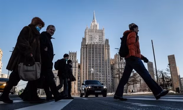 Đồng rúp giảm giá mạnh ảnh hưởng lớn tới đời sống người lao động tại Nga.