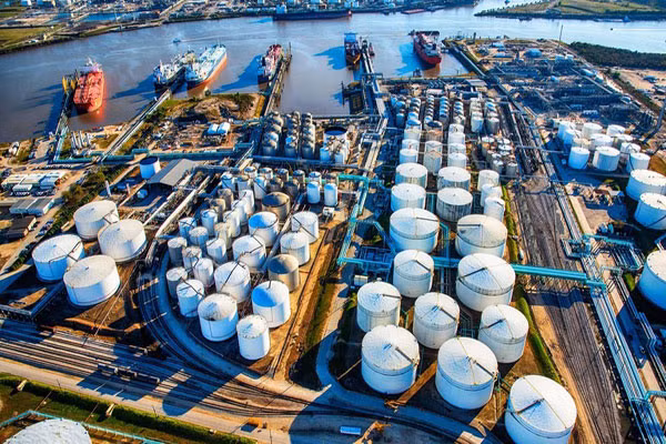 Năng lượng vẫn là mặt hàng xuất khẩu chủ lực của Nga. Năng lượng vẫn là mặt hàng xuất khẩu chủ lực của Nga.