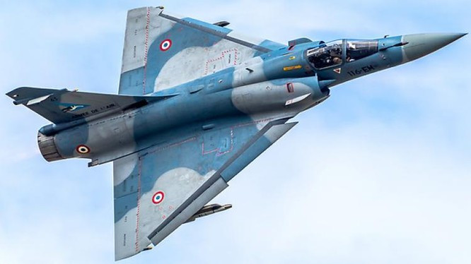 Tiêm kích Mirage 2000 của Pháp là loại chiến đấu cơ được đánh giá cao của NATO. Tiêm kích Mirage 2000 của Pháp là loại chiến đấu cơ được đánh giá cao của NATO.