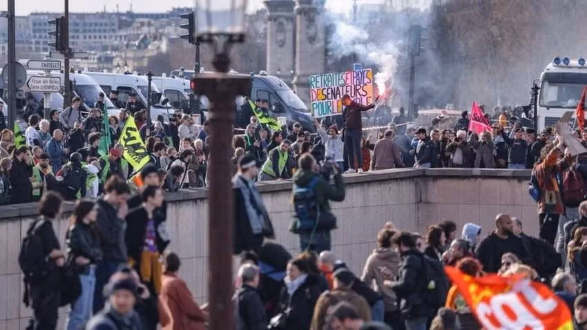 Những cuộc biểu tình ở Pháp có châm ngòi cho sự tan rã của EU?