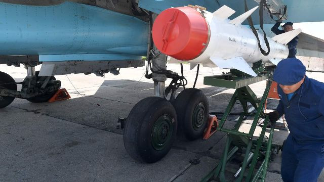 Không quân Nga có ưu thế vượt trội Ukraine về tên lửa tầm xa.