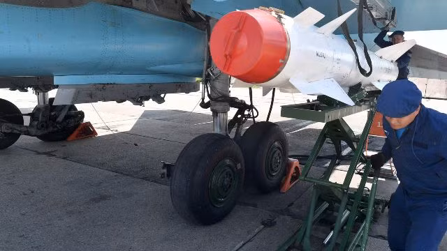 Không quân Nga có ưu thế vượt trội Ukraine về tên lửa tầm xa. Không quân Nga có ưu thế vượt trội Ukraine về tên lửa tầm xa.