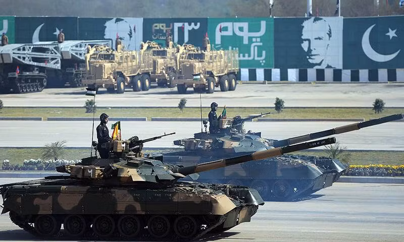 Xe tăng T-80UD của Pakistan nguyên là những chiếc của Ukraine được bán lại.