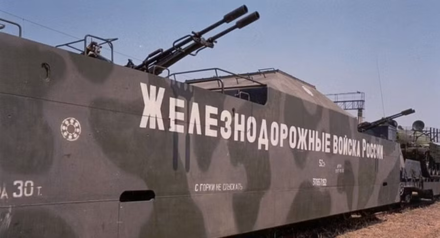 Đoàn tàu bọc thép của Nga bất ngờ xuất hiện tại chiến trường Ukraine