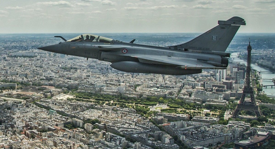 Tiêm kích đa năng Rafale do Tập đoàn Dassault của Pháp sản xuất. Tiêm kích đa năng Rafale do Tập đoàn Dassault của Pháp sản xuất.