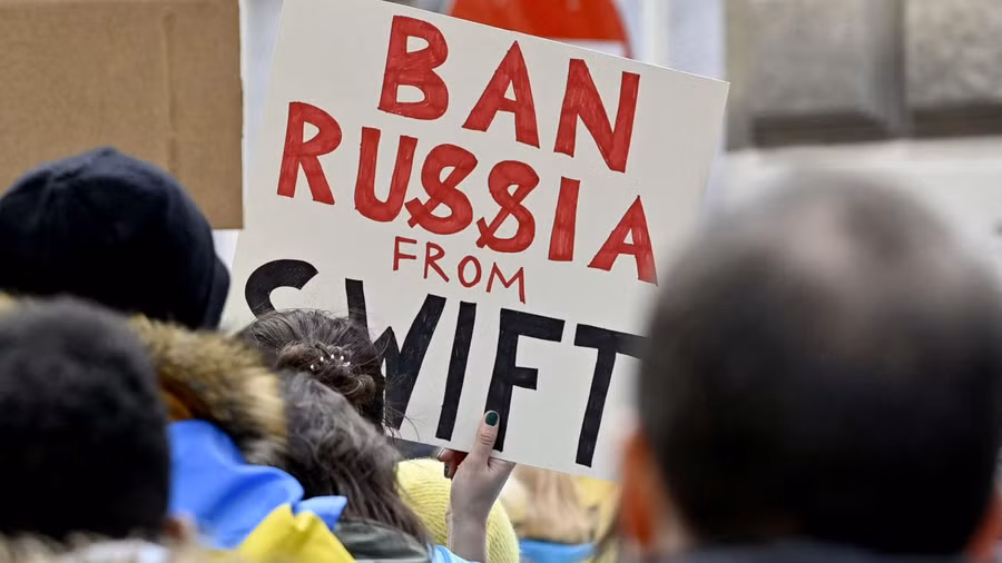 Kinh tế Nga chưa sụp đổ vì những biện pháp trừng phạt của phương Tây. Kinh tế Nga chưa sụp đổ vì những biện pháp trừng phạt của phương Tây.