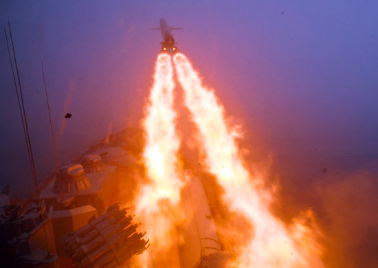 Có những nghi ngờ về việc tàu chiến Nga vẫn còn vũ khí hạt nhân chiến thuật trong trang bị. Có những nghi ngờ về việc tàu chiến Nga vẫn còn vũ khí hạt nhân chiến thuật trong trang bị.