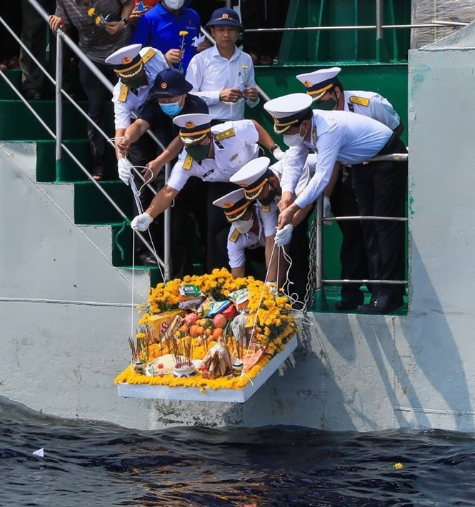 Đoàn công tác Ủy ban Trung ương MTTQ Việt Nam kết thúc tốt đẹp chuyến công tác tại huyện đảo Trường Sa doan cong tac uy ban trung uong mttq viet nam ket thuc tot dep chuyen cong tac tai huyen dao truong sa