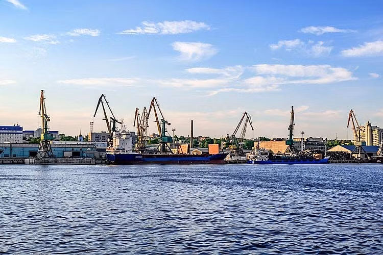 Các tàu chở ngũ cốc của Ukraine sẽ nhận được hỗ trợ từ một số quốc gia NATO lân cận.