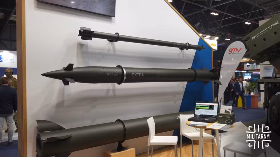 Đạn dẫn đường Accular, Extra và tên lửa đạn đạo tầm ngắn Predator Hawk trang bị cho tổ hợp PULS.