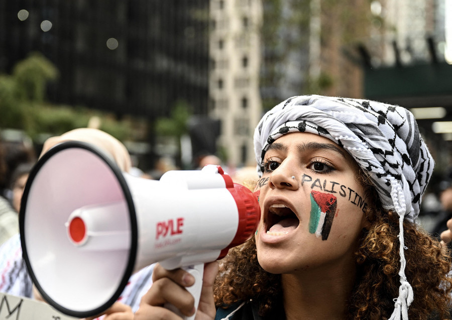 Nhiều người Palestin đưa ra quan điểm ủng hộ Hamas và không được lòng chính quyền Đức.