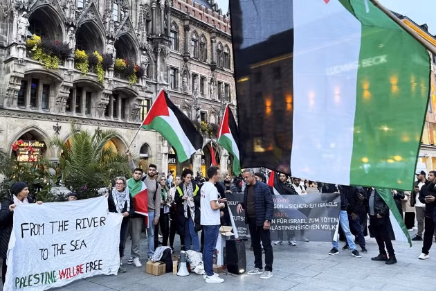 Đức tuyên bố trục xuất quy mô lớn những người Palestine ủng hộ Hamas