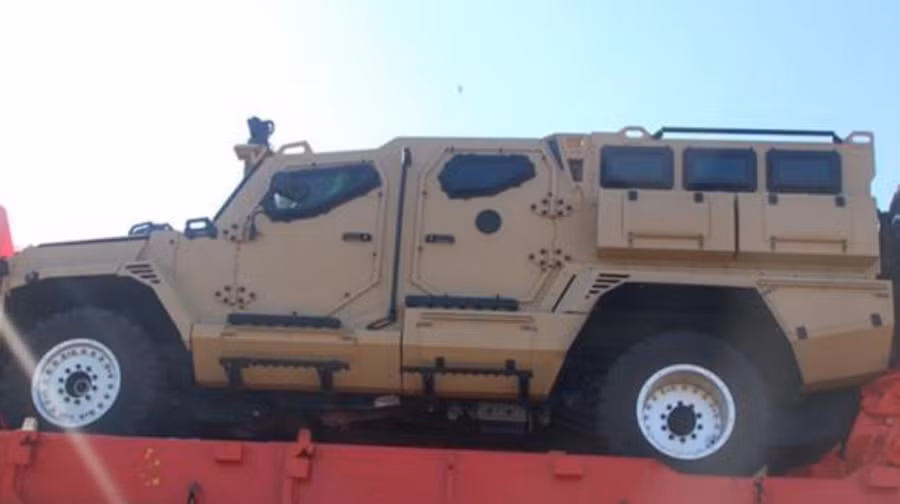 Xe bọc thép BATT UMG bị thu giữ và đang lưu kho tại cảng Marseille. Xe bọc thép BATT UMG bị thu giữ và đang lưu kho tại cảng Marseille.