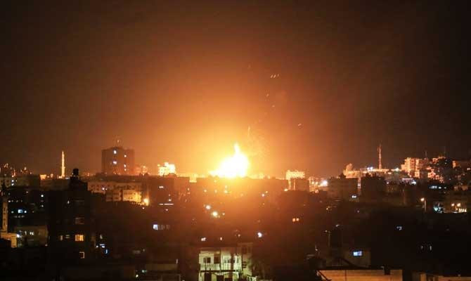 Cuộc tấn công tên lửa do Israel thực hiện đã vô hiệu hóa sân bay Damascus và Aleppo. Cuộc tấn công tên lửa do Israel thực hiện đã vô hiệu hóa sân bay Damascus và Aleppo.