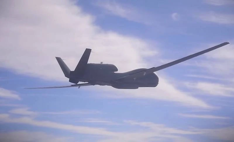 UAV RQ-4 Global Hawk của Mỹ phải gửi tín hiệu cấp cứu khi bay gần Crimea