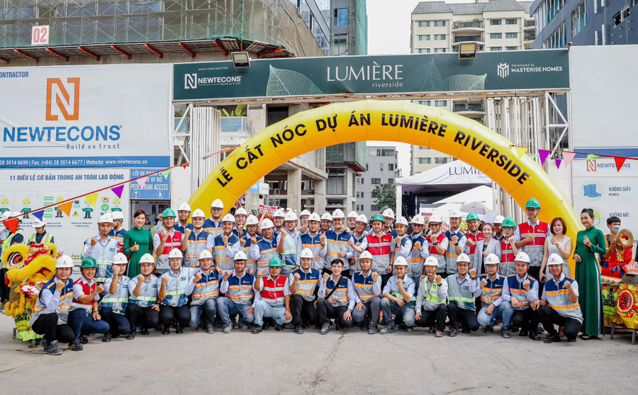 Trong thời gian gần sắp tới, LUMIÈRE riverside sẽ tiếp tục hoàn thiện hạ tầng kỹ thuật bên trong 02 tòa tháp, các căn hộ và hệ tiện ích “xanh” đẳng cấp quốc tế