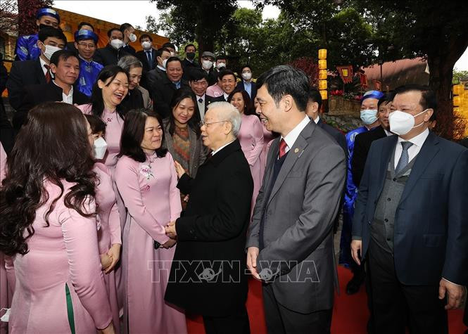 Tổng Bí thư Nguyễn Phú Trọng dâng hương tại Hoàng thành Thăng Long - Ảnh 4. Tổng Bí thư Nguyễn Phú Trọng dâng hương tại Hoàng thành Thăng Long - Ảnh 4.