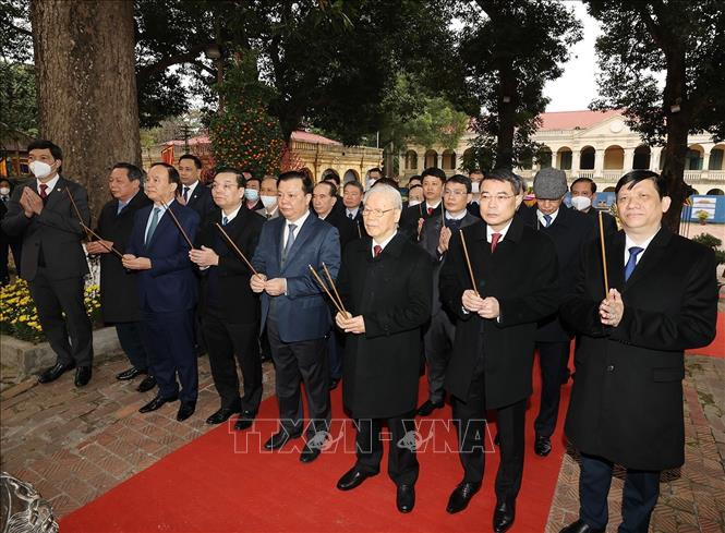 Tổng Bí thư Nguyễn Phú Trọng dâng hương tại Hoàng thành Thăng Long - Ảnh 1. Tổng Bí thư Nguyễn Phú Trọng dâng hương tại Hoàng thành Thăng Long - Ảnh 1.