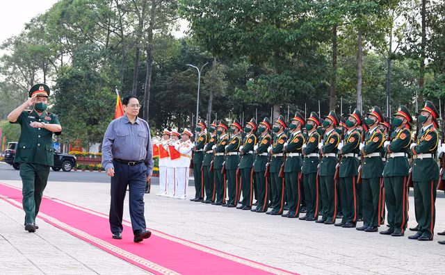 Đón người dân về quê an toàn, chăm lo để mọi người đều có Tết, bù đắp lại những khó khăn, mất mát do dịch bệnh - Ảnh 7.