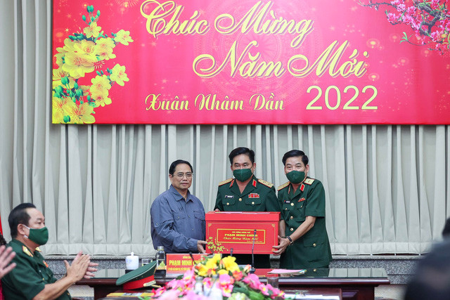 Đón người dân về quê an toàn, chăm lo để mọi người đều có Tết, bù đắp lại những khó khăn, mất mát do dịch bệnh - Ảnh 10. Đón người dân về quê an toàn, chăm lo để mọi người đều có Tết, bù đắp lại những khó khăn, mất mát do dịch bệnh - Ảnh 10.