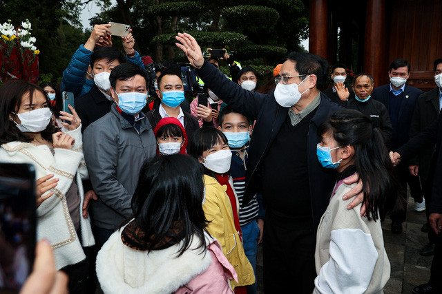 Thủ tướng dâng hương tưởng niệm Chủ tịch Hồ Chí Minh - Ảnh 2. Thủ tướng dâng hương tưởng niệm Chủ tịch Hồ Chí Minh - Ảnh 2.