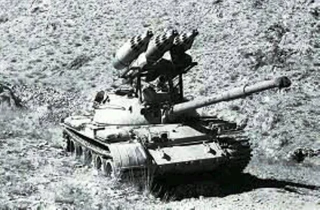 Xe tăng T-62 mang theo 96 rocket từ kinh nghiệm Afghanistan