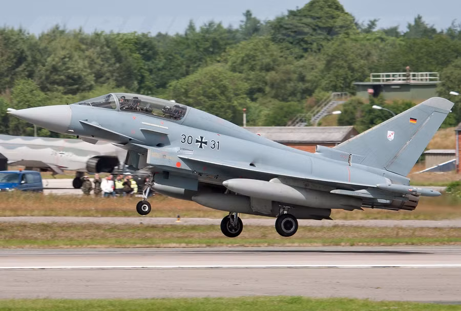 Kinh nghiệm của các phi công Đức có thể được truyền đạt cho Trung Quốc. Kinh nghiệm của các phi công Đức có thể được truyền đạt cho Trung Quốc.